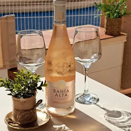 Cozy In Torrevieja, Within Walking Distance Of The Seafront And Amenities *