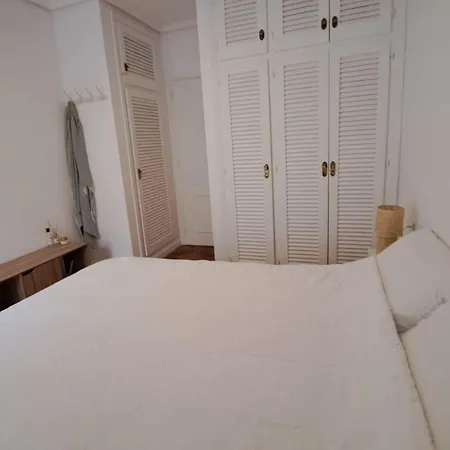 Cozy In Torrevieja, Within Walking Distance Of The Seafront And Amenities Apartment