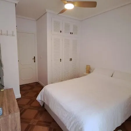 Cozy In Torrevieja, Within Walking Distance Of The Seafront And Amenities Torrevieja