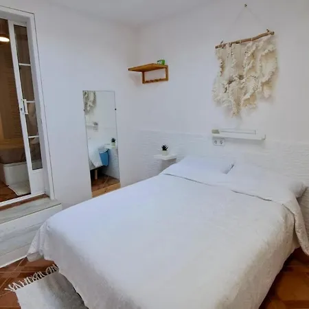 Cozy In Torrevieja, Within Walking Distance Of The Seafront And Amenities Apartment