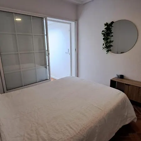 Cozy In Torrevieja, Within Walking Distance Of The Seafront And Amenities * Torrevieja