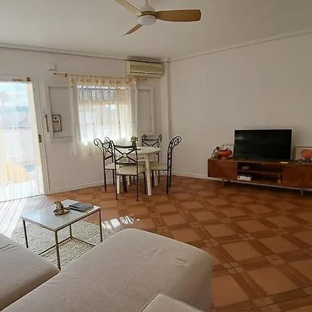 Apartment Cozy In Torrevieja, Within Walking Distance Of The Seafront And Amenities