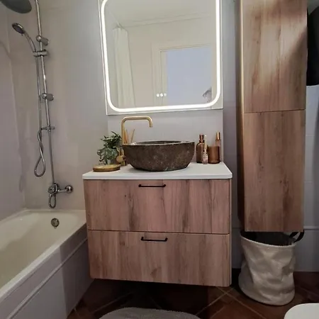 Cozy In Torrevieja, Within Walking Distance Of The Seafront And Amenities Apartment *