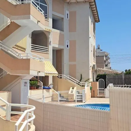 Apartment Cozy In Torrevieja, Within Walking Distance Of The Seafront And Amenities Torrevieja